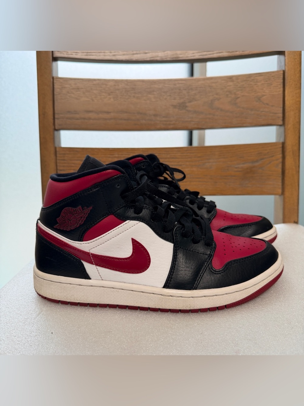 Jordan 1 Mid Bred Toe (GS) size 7 for men red and black